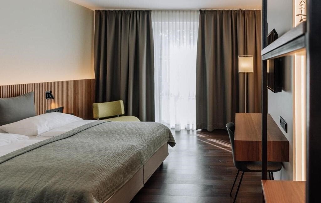 Отель Heinhotel Vienna Airport 4*