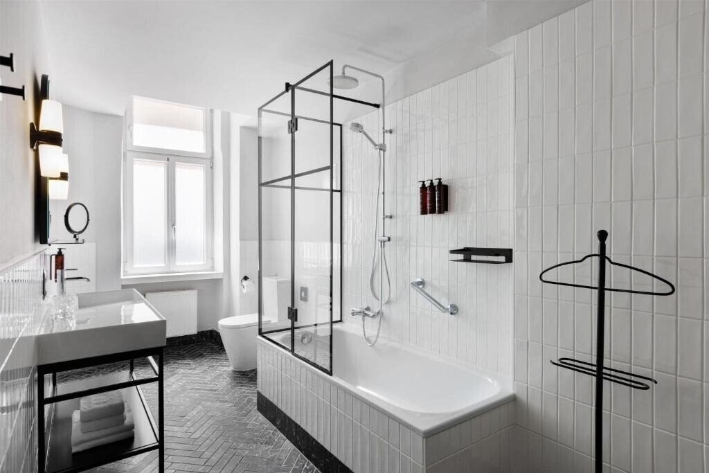 Фото Astoria Vienna, Curio Collection by Hilton 4*
