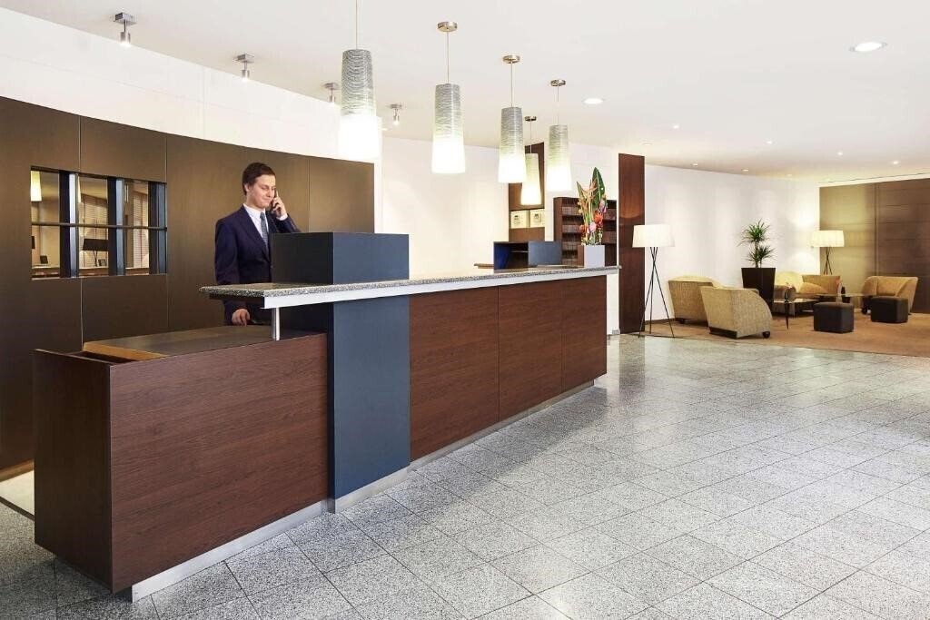 Готель Nh Wien 4*