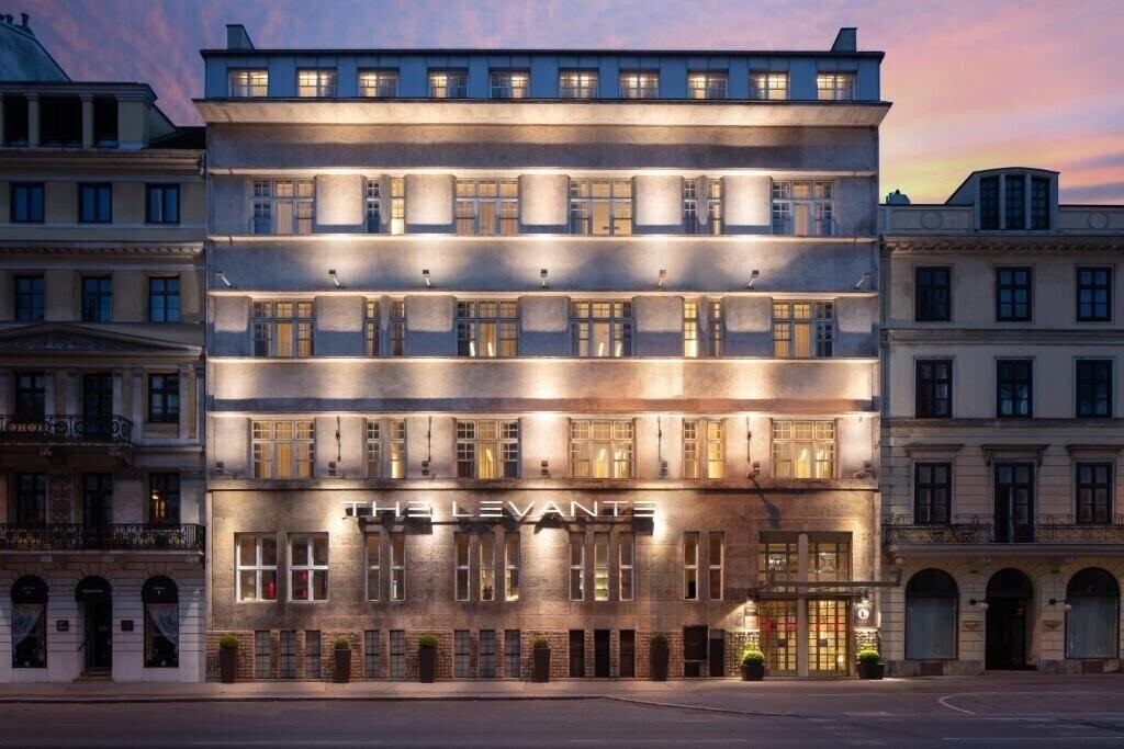 Готель The Levante Parliament 4*
