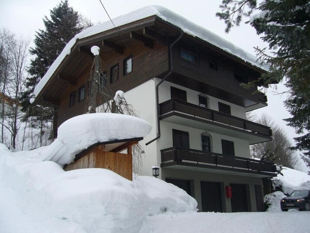 Отель Haus Bernkogel апартаменты
