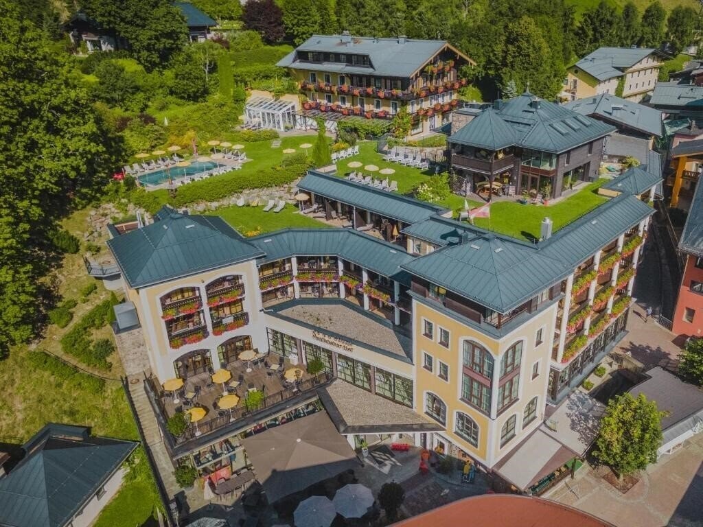 Отель Saalbacher Hof 4*