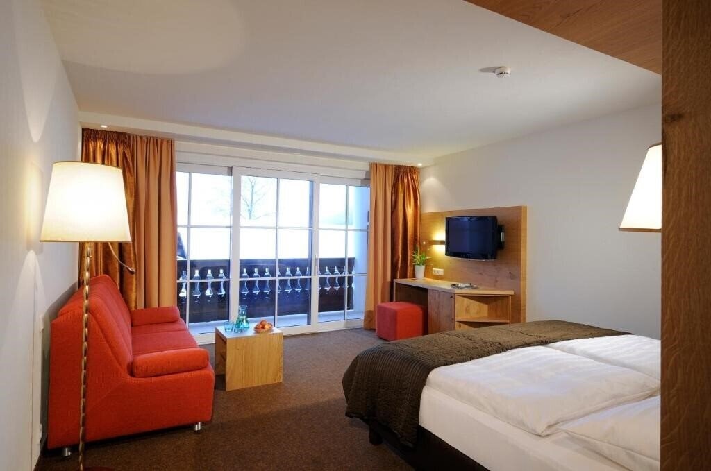 Фото Saalbacher Hof 4*