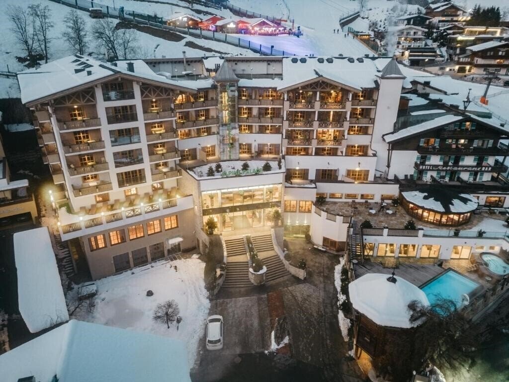 Отель Alpine Palace 5*