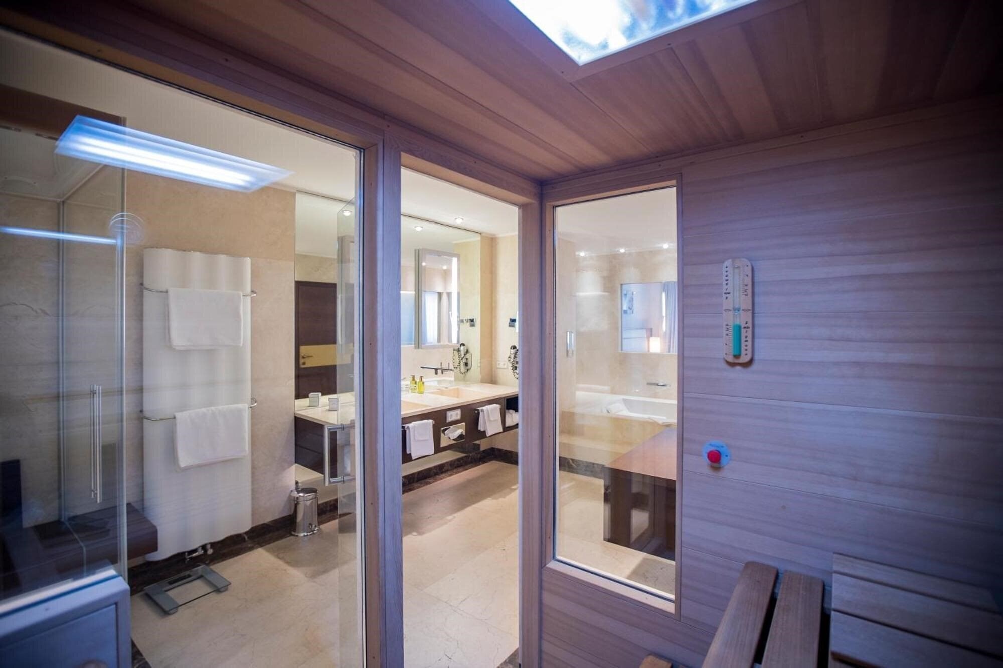 Зображення Iris Porsche Hotel & Restaurant 4*