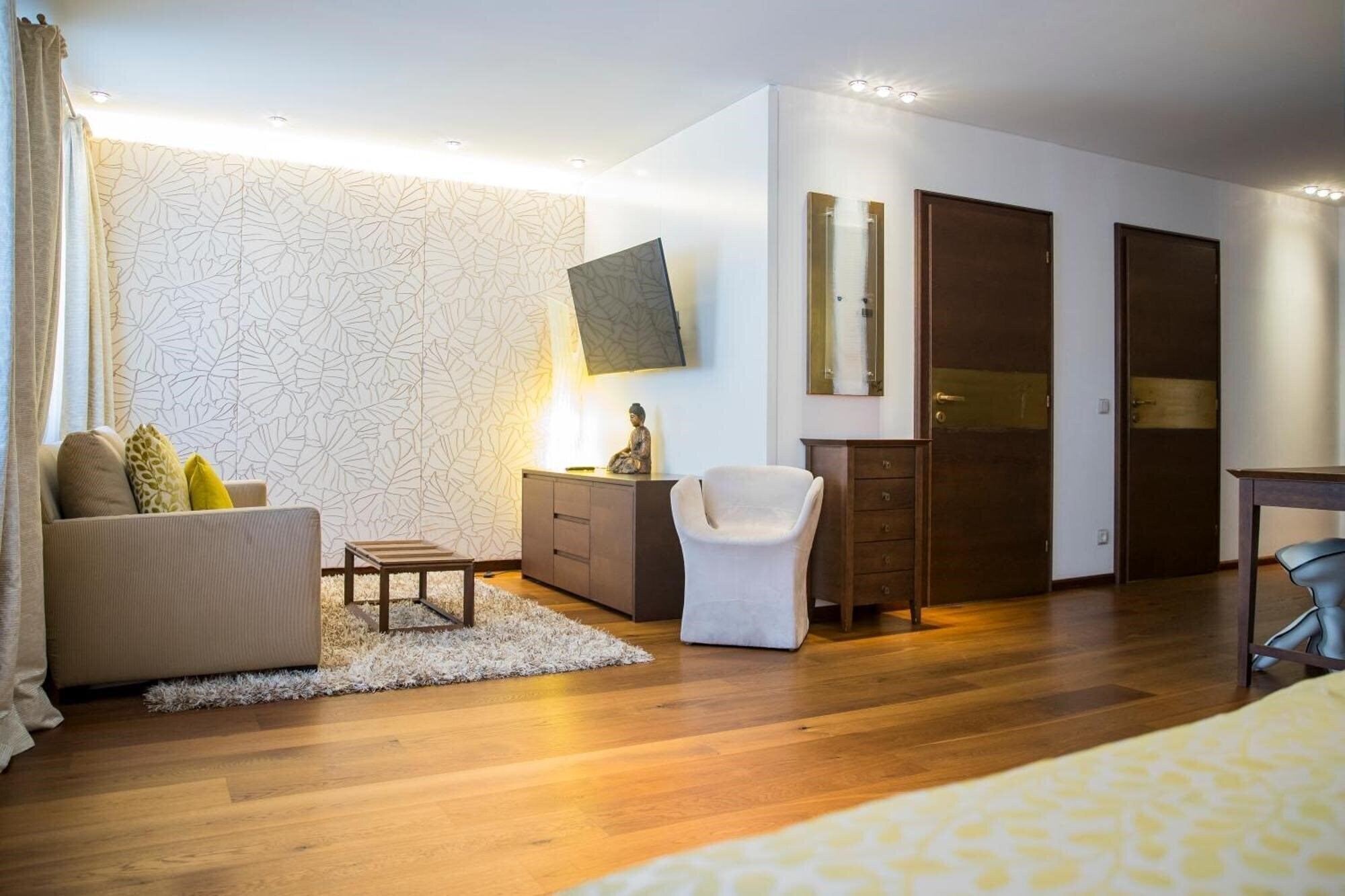 Картинка Iris Porsche Hotel & Restaurant 4*