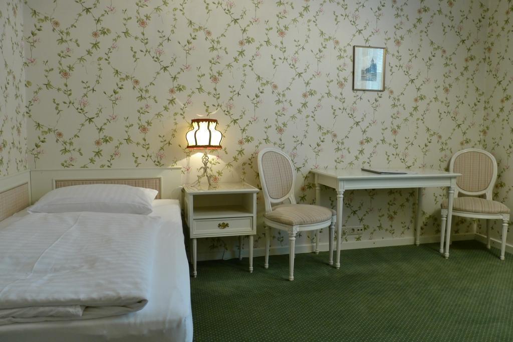 Изображение Hohenstauffen 3*