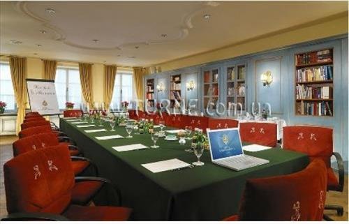 Готель Goldener Hirsch 5*