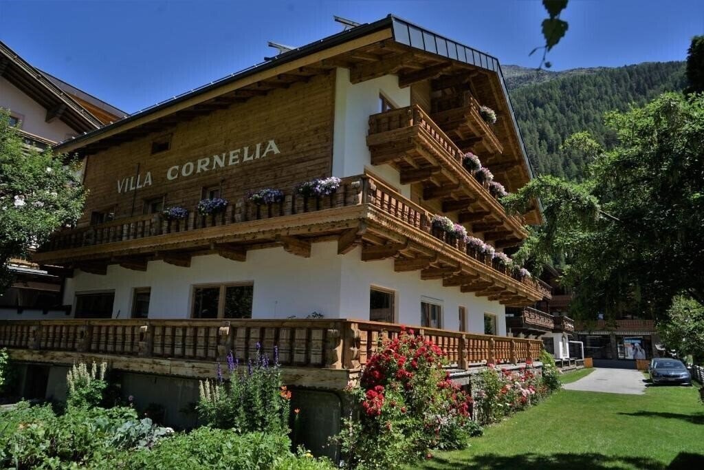 Фото Cornelia Villa Pension 3*