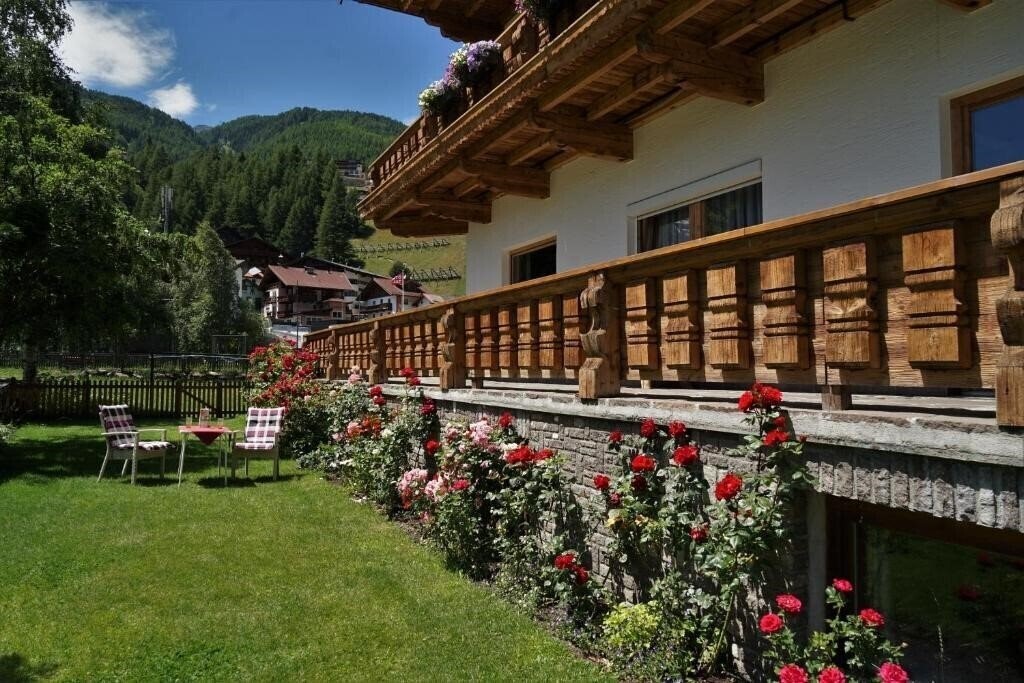 Картинка Cornelia Villa Pension 3*