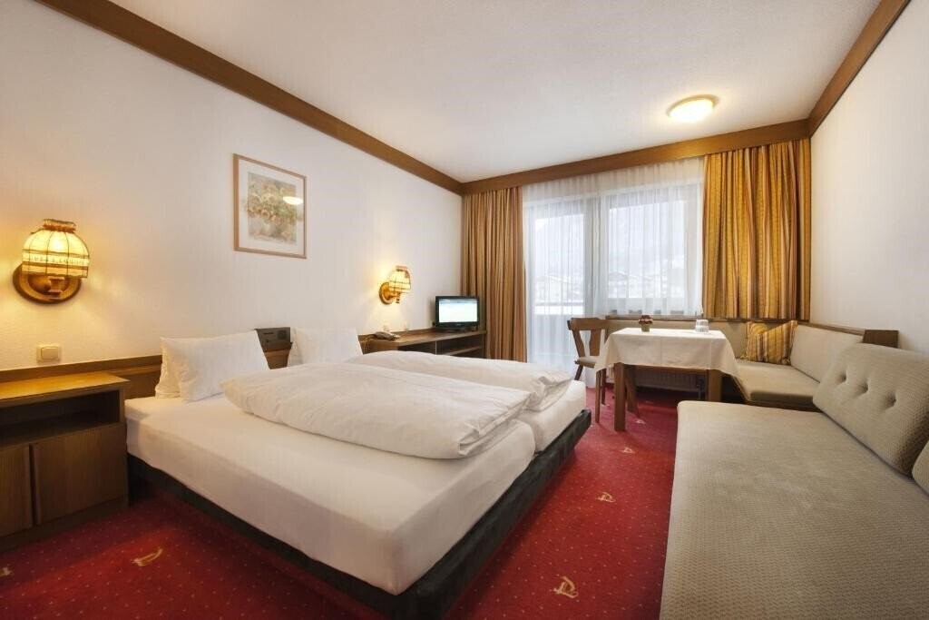 Фото Hotel Tyrol 4*