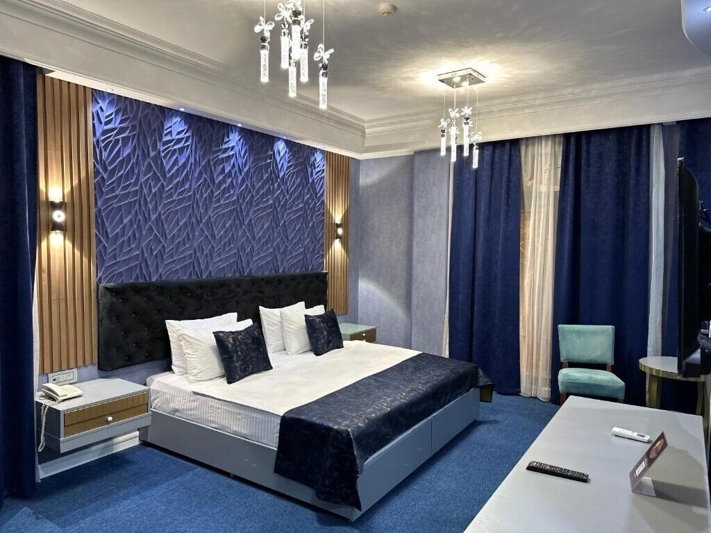 Готель Amber Hotel 4*