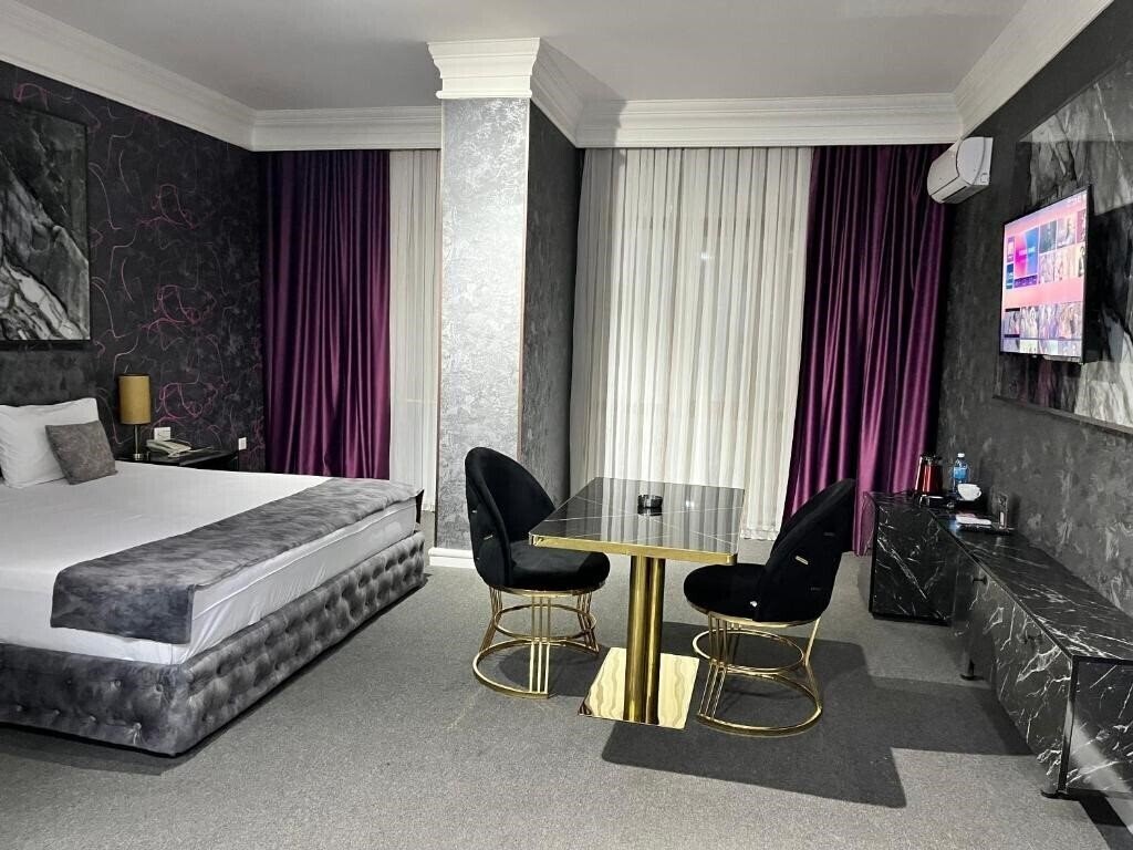 Фотографія Amber Hotel 4*
