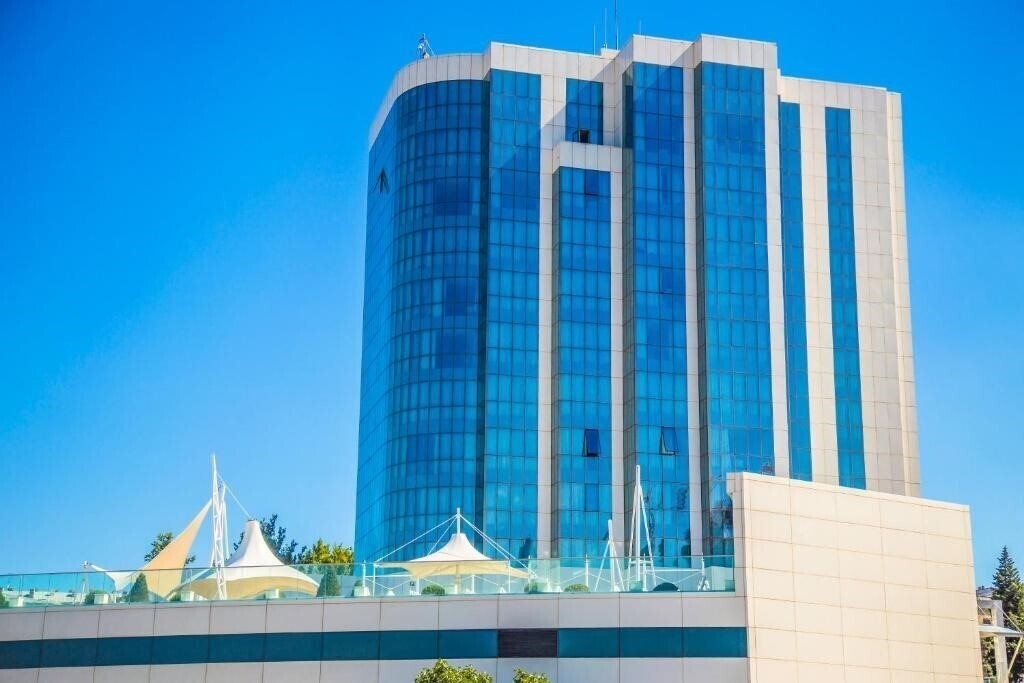 Отель Golden Coast Hotel 5*