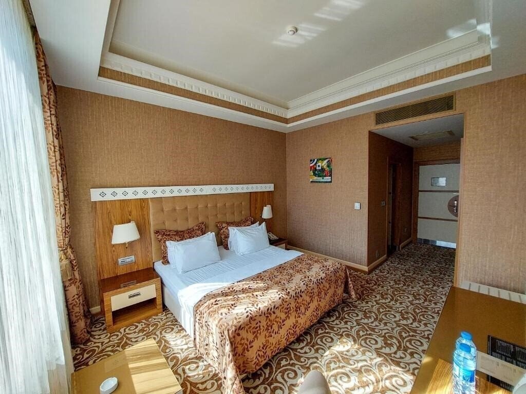 Фото Divan Express Baku Hotel 4*