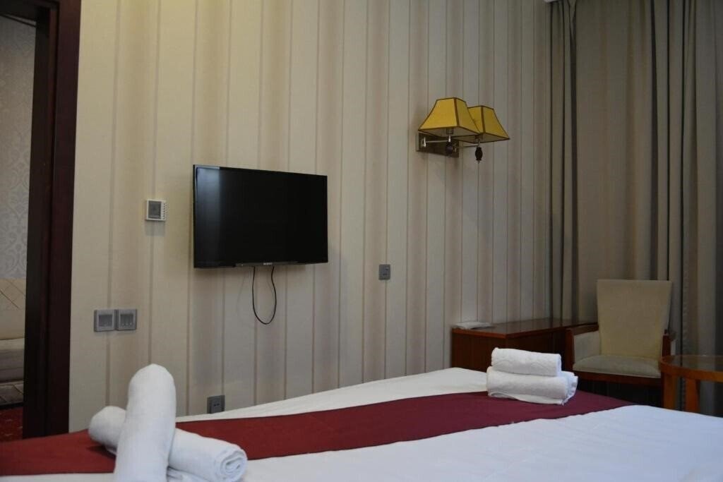 Зображення Emerald 4*