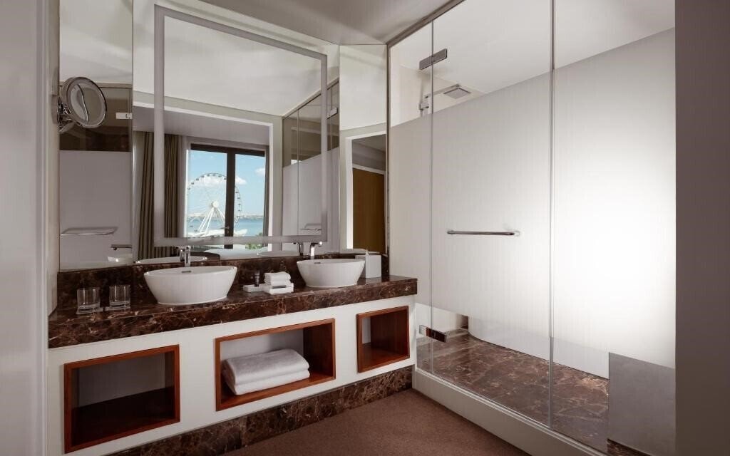 Фото Intourist Hotel Baku Autograph Collection 5*