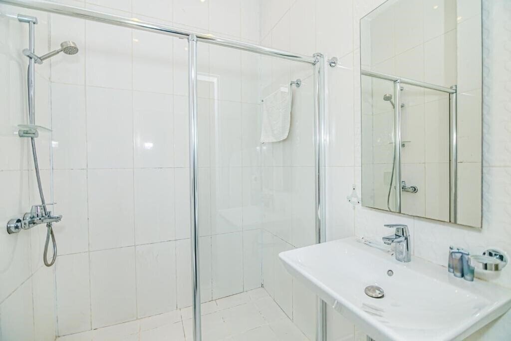 Картинка Bristol Hotel Baku 3*