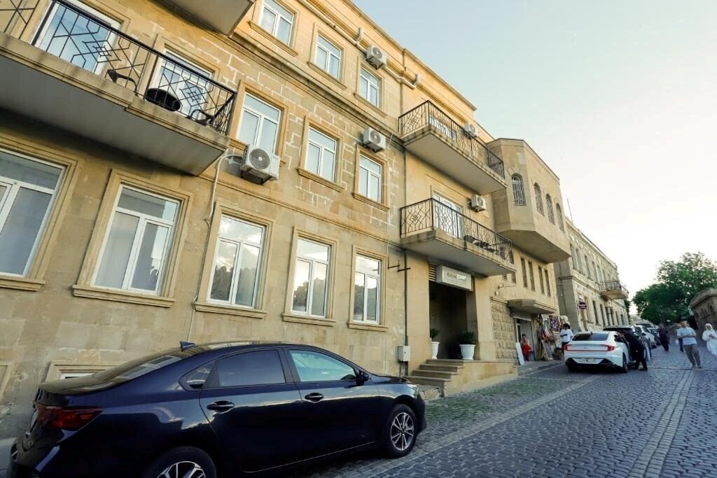 Готель Kichik Gala Hotel 3*