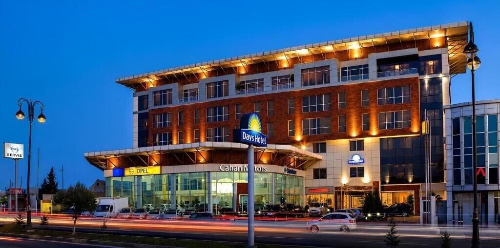 Готель Days Hotel Baku 4*