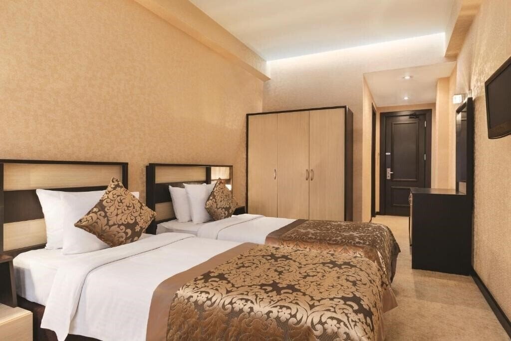Фото Days Hotel Baku 4*