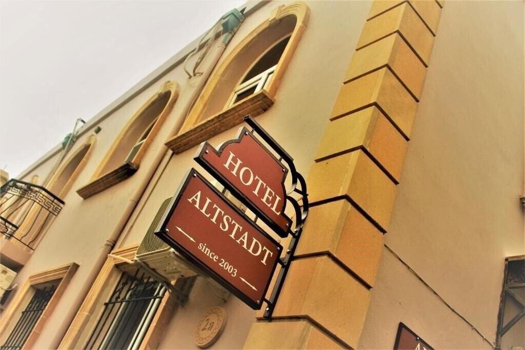 Отель Altstadt Hotel 4*