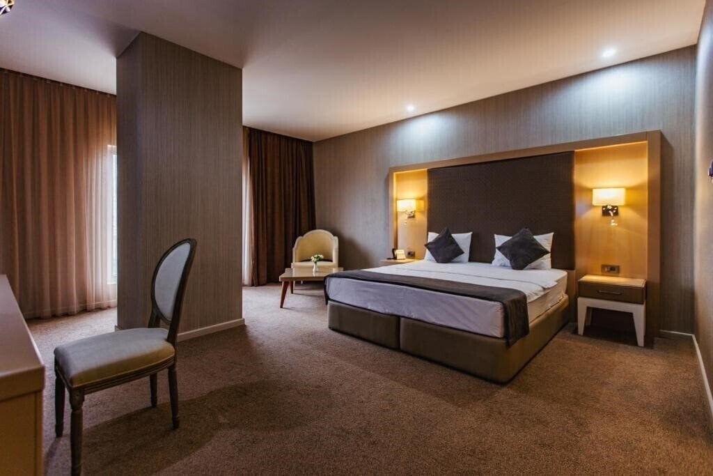 Изображение Sky Hotel, Baku 4*
