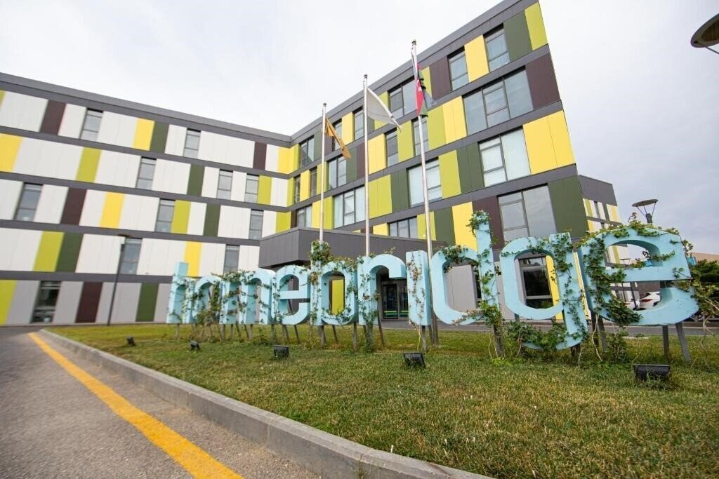 Фото Homebridge Hotel Apartments 4*