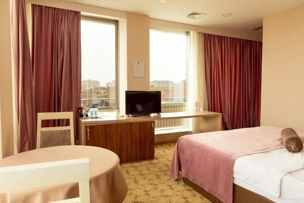 Фото West Shine Hotel 4*