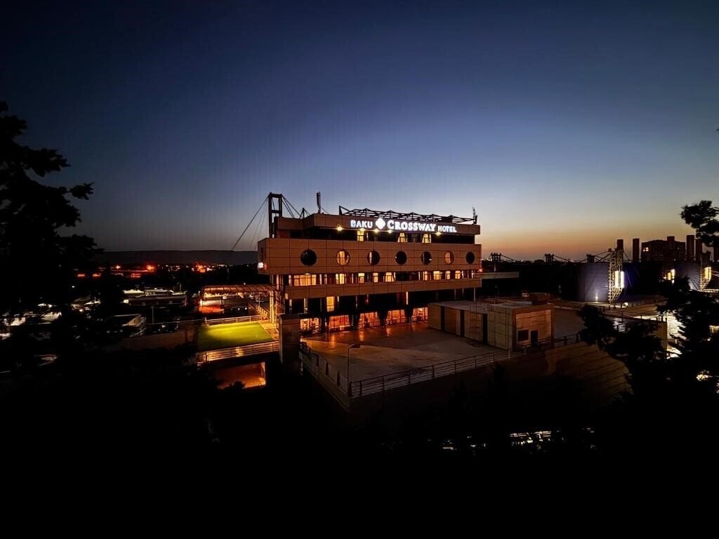 Фото Crossway Hotel 4*