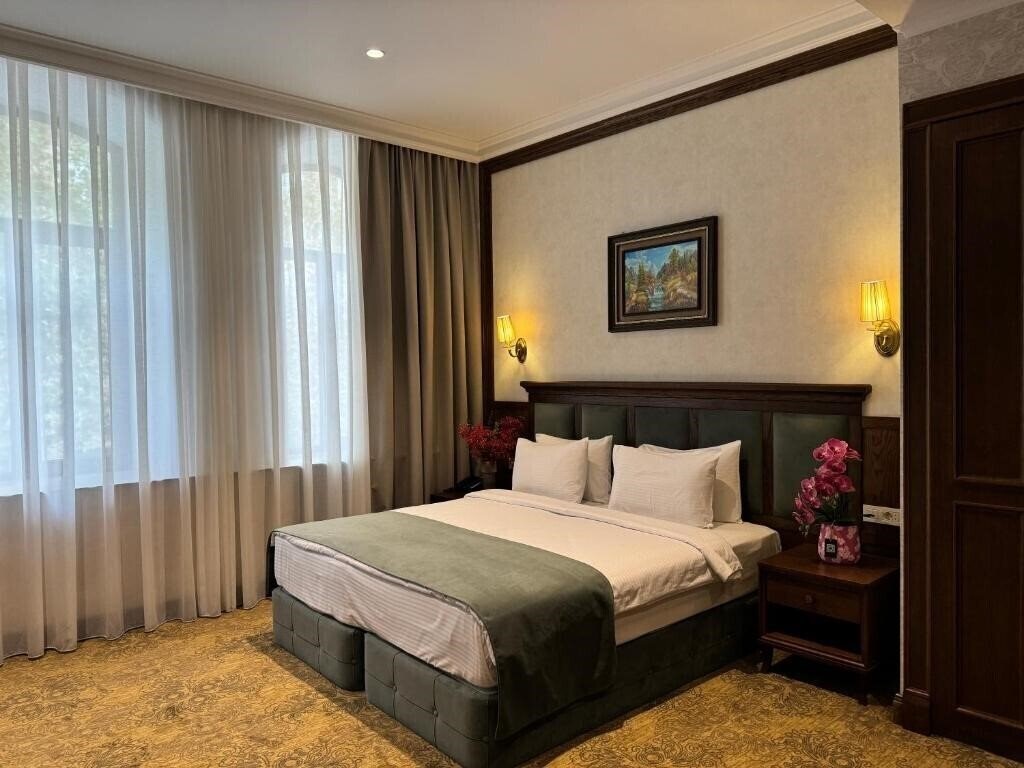 Фото Midway Hotel 5*