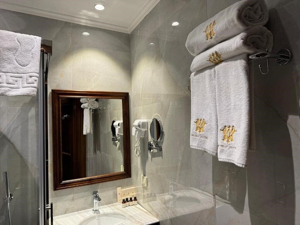 Картинка Midway Hotel 5*