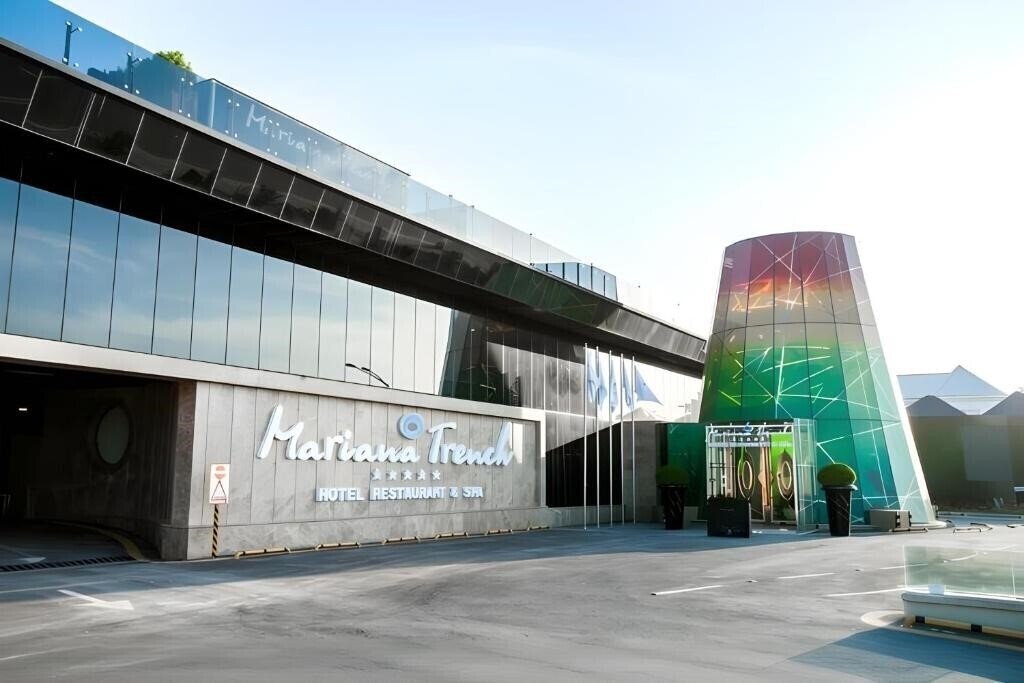 Фото Mariana Trench Hotel Baku 4*