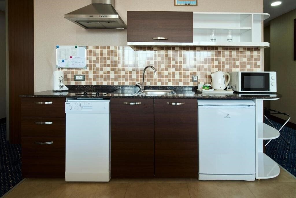 Фотографія Parkside Hotel & Apartments 4*