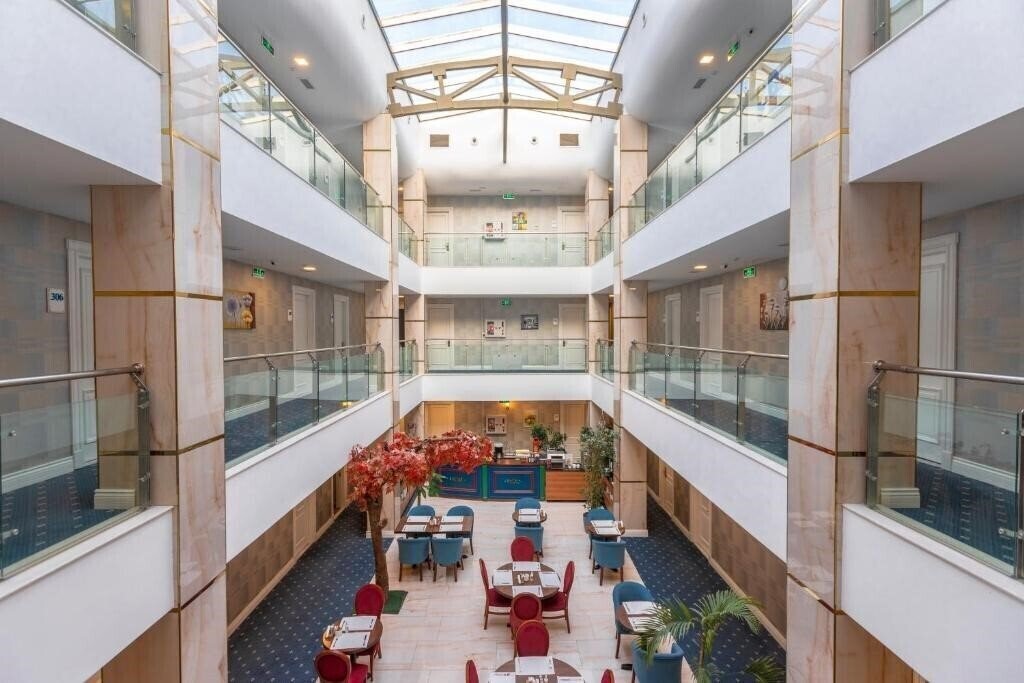 Готель Grand Midway Hotel 4*