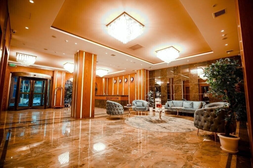 Готель Regal Inn Badamdar Hotel 4*