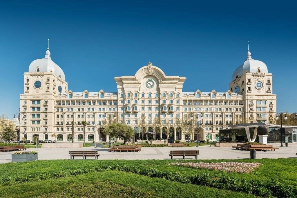 Фотографія Courtyard By Marriott Baku 4*