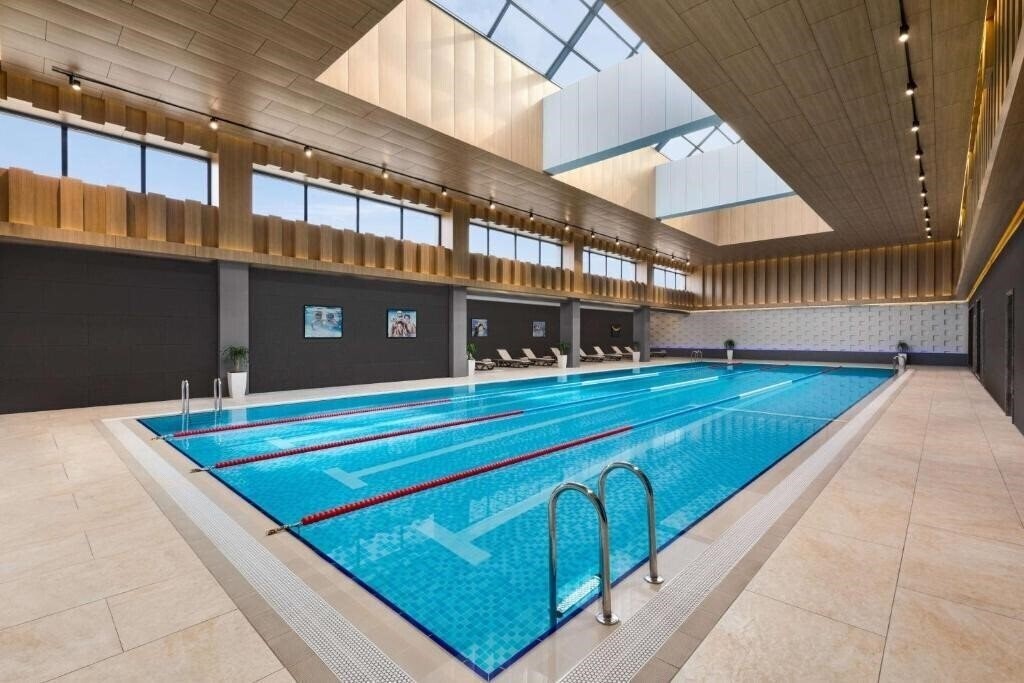 Фото Wyndham Garden Baku 5*