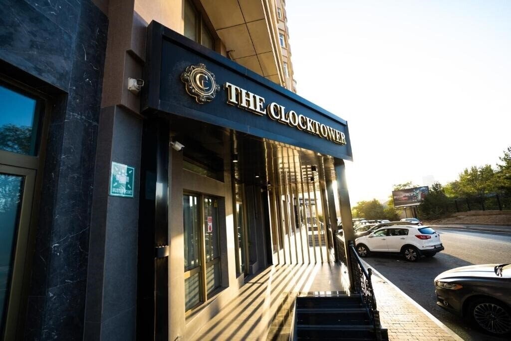 Готель Clock Tower Hotel 4*