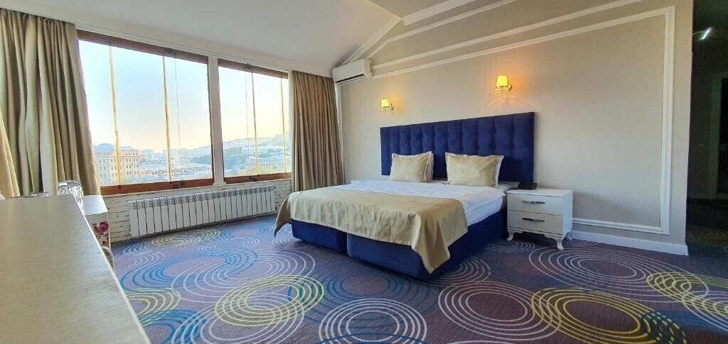 Фото Qala Hotel Baku 3*