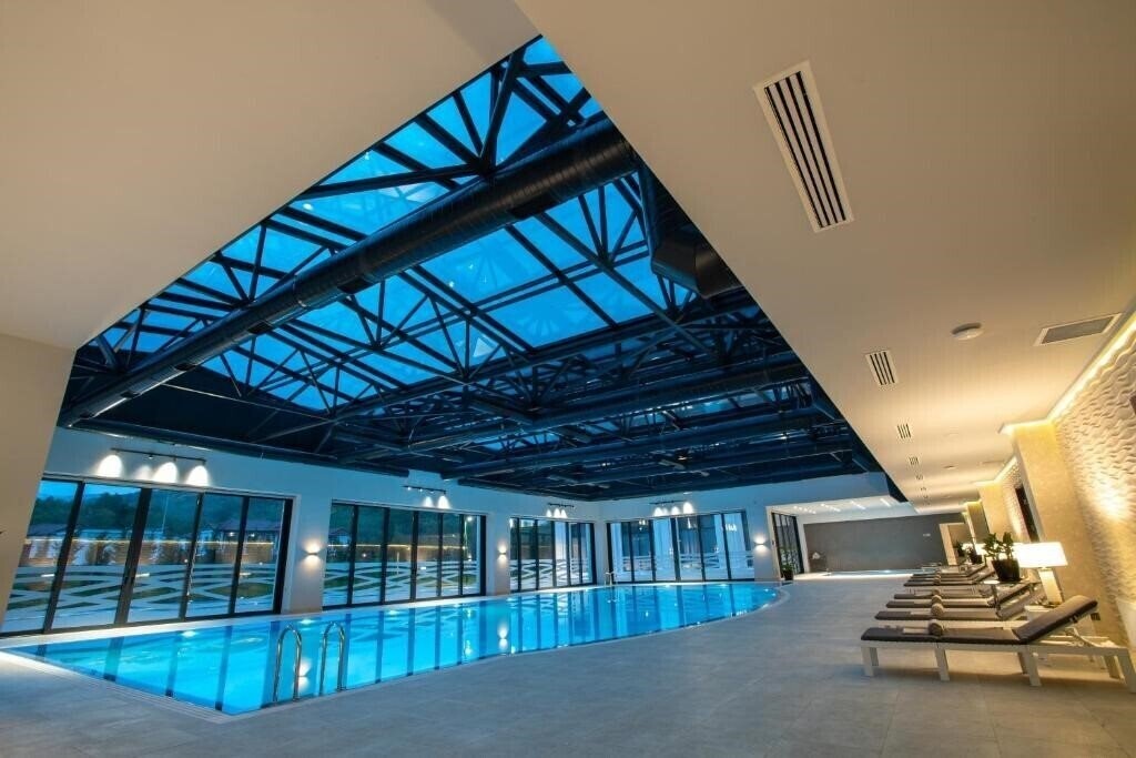 Фото Wellbeing Resort & Spa Hotel Shabran 5*