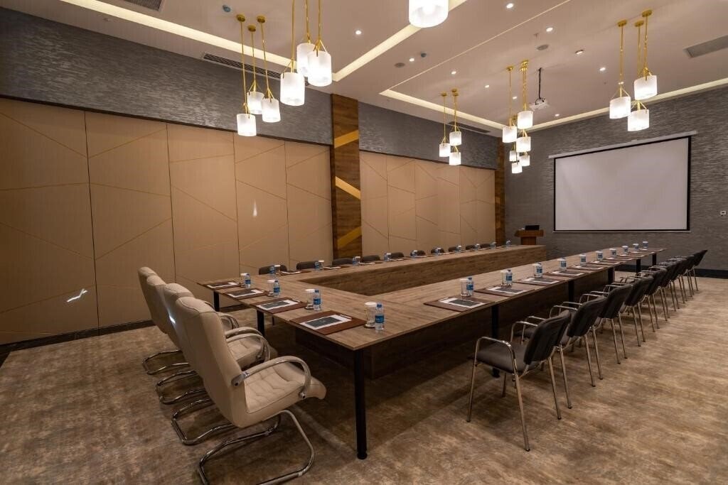Картинка Wellbeing Resort & Spa Hotel Shabran 5*
