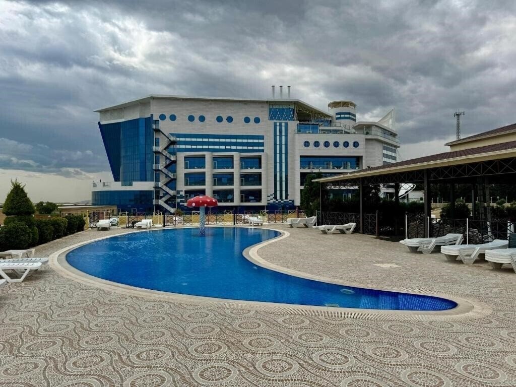 Отель Titanik Baku 4*