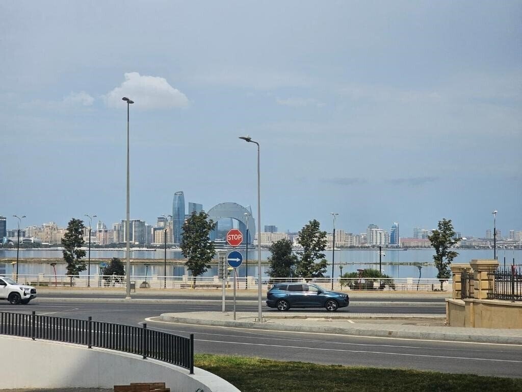 Отель Crown Suite Hotel Baku 3*