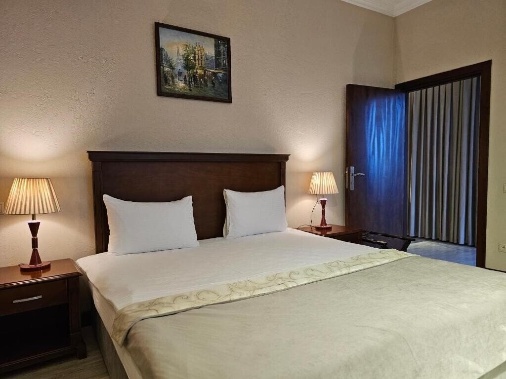 Зображення Crown Suite Hotel Baku 3*