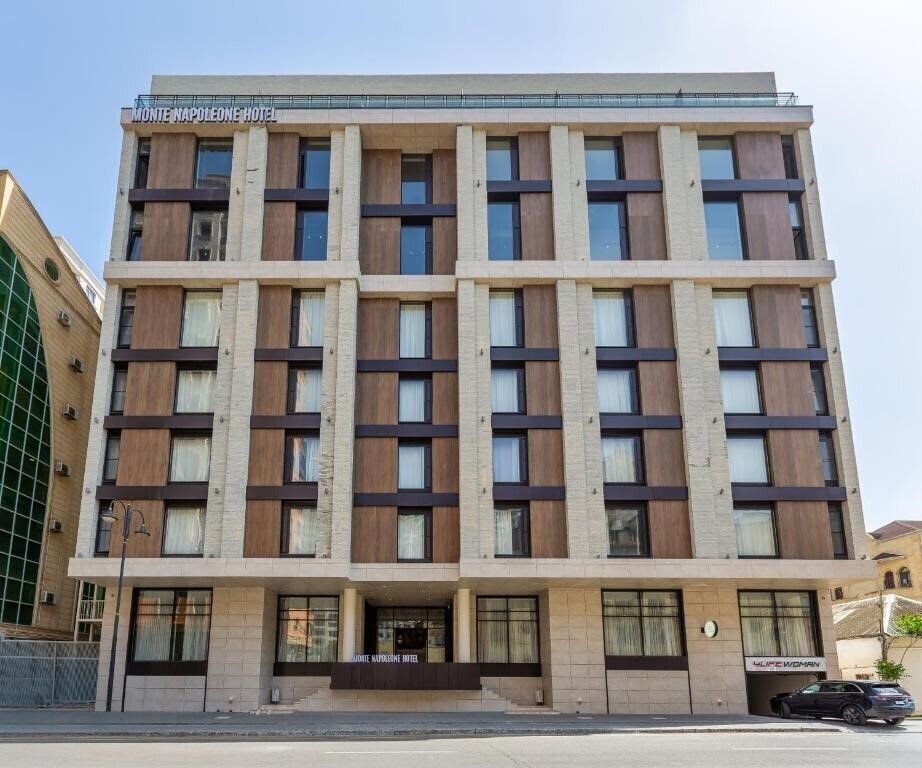 Отель Monte Napoleone Hotel 4*