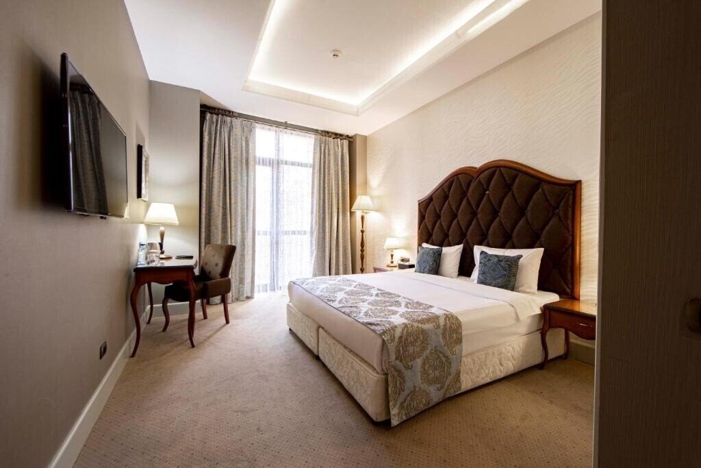 Готель Sapphire Inn 4*