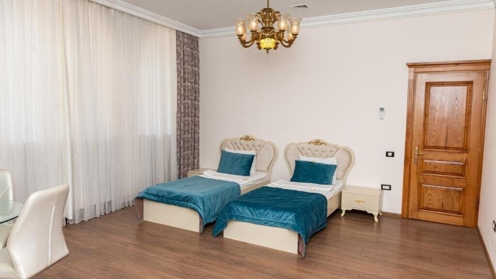 Фото Utopia Hotel 4*