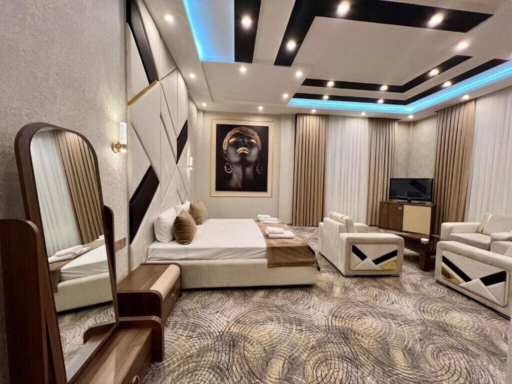 Готель Royal Mansion Hotel 4*
