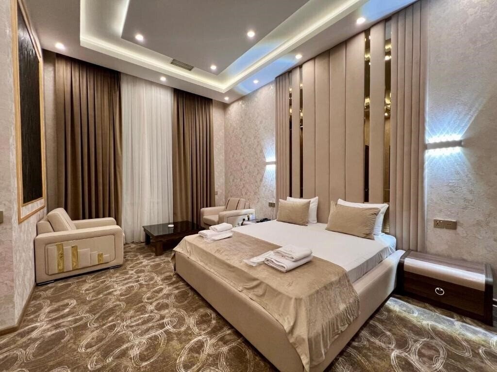 Фотографія Royal Mansion Hotel 4*